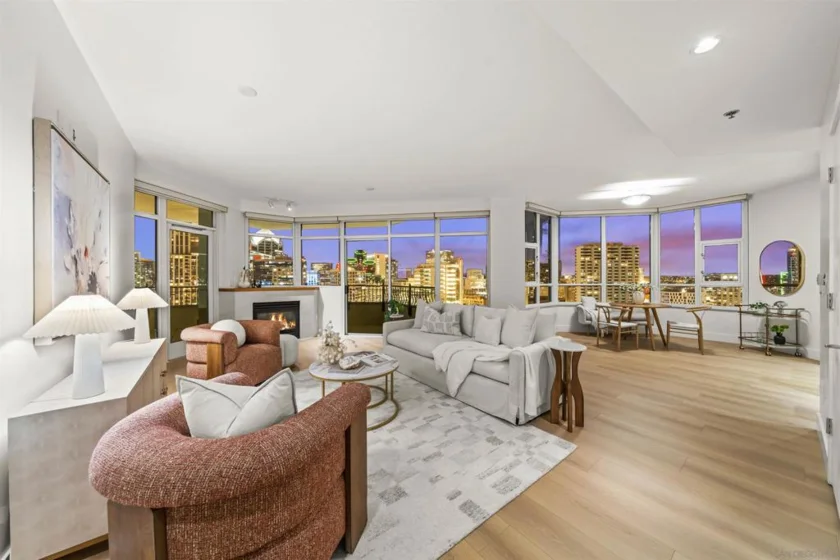 700 W Harbor #2501 photo 17
