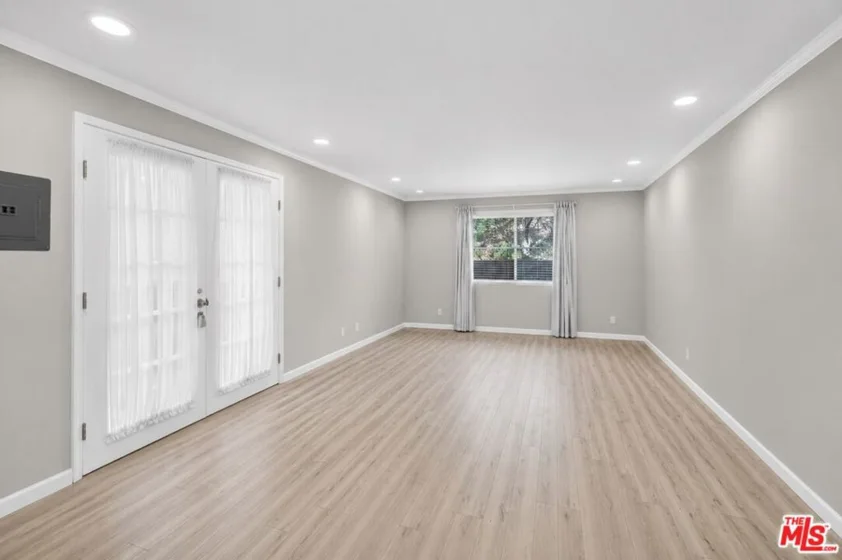 2700 Cahuenga Boulevard #4220 photo 29