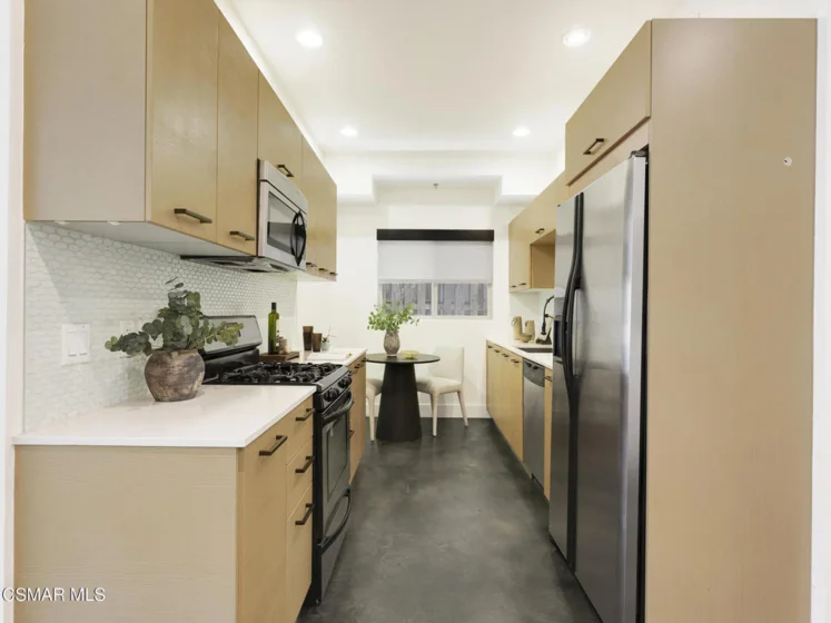5016 Bakman Avenue #104 photo 3