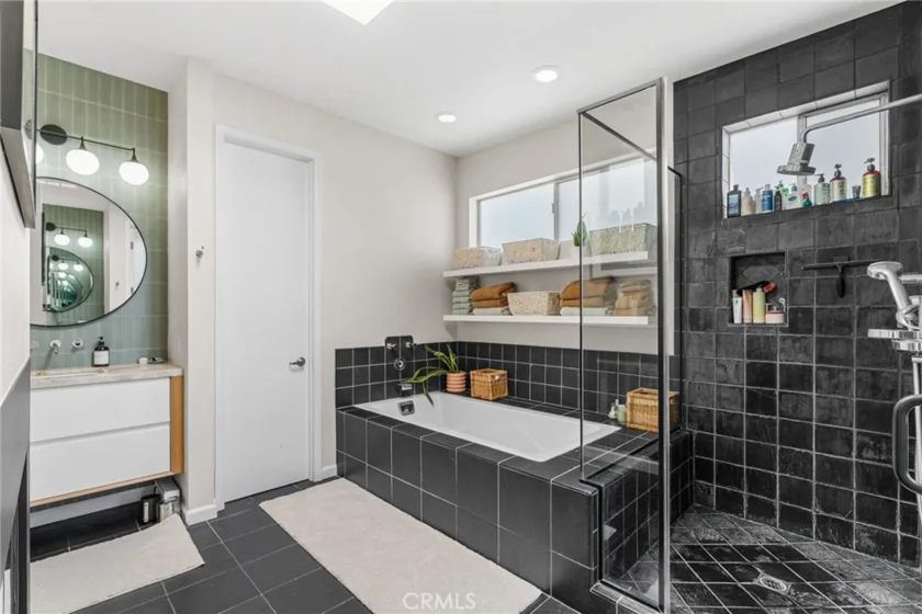637 E 4th #B photo 19