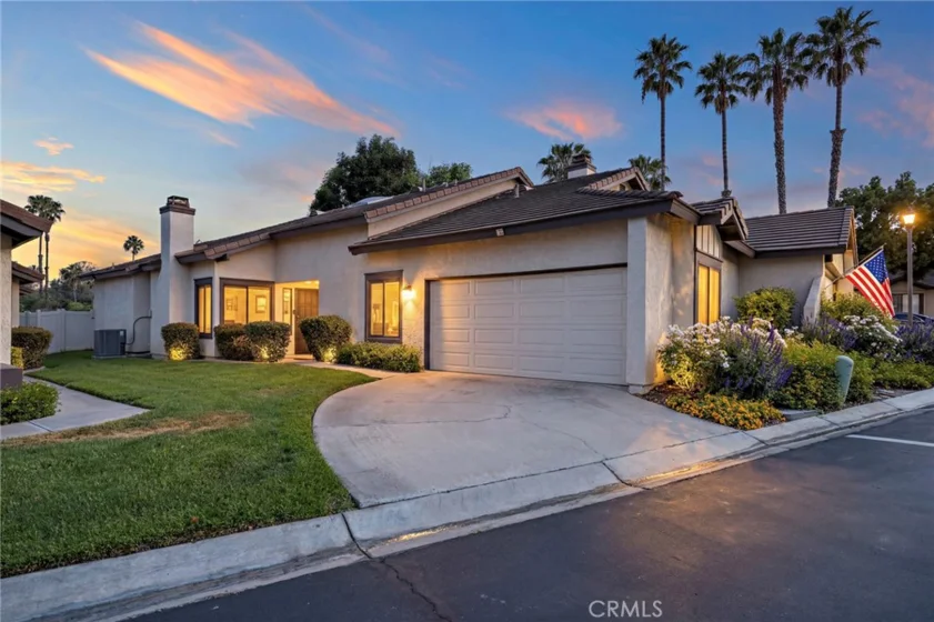5050 Canyon Crest #7 photo 1