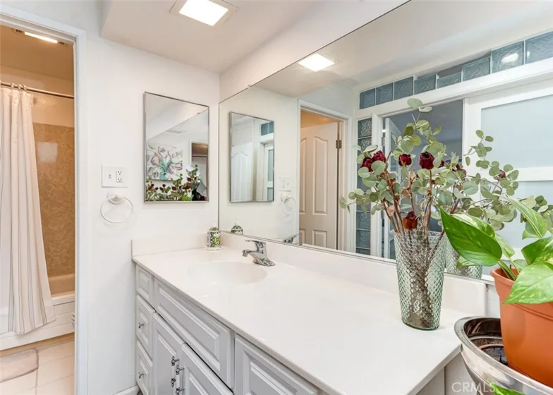 400 N Acacia Avenue #B10 photo 9