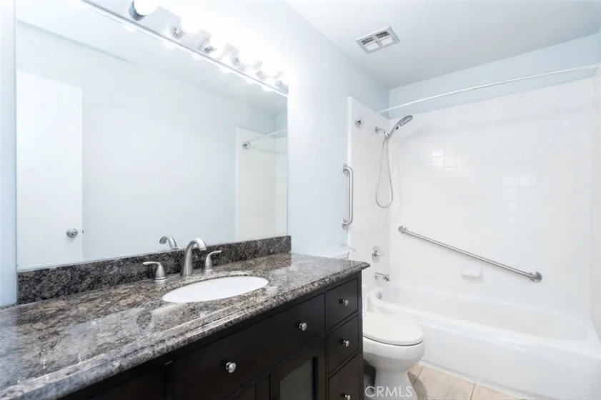 5440 Lindley Avenue #310 photo 18