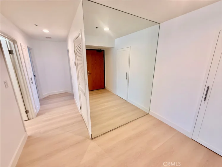 1310 E Ocean #407 photo 4