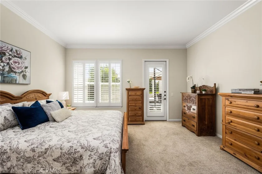 4001 Balmoral photo 38
