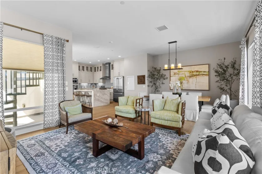2765 Doheny photo 11