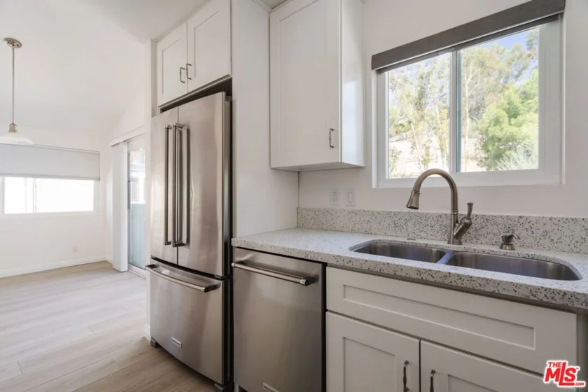 22125 Burbank Boulevard #7 photo 8