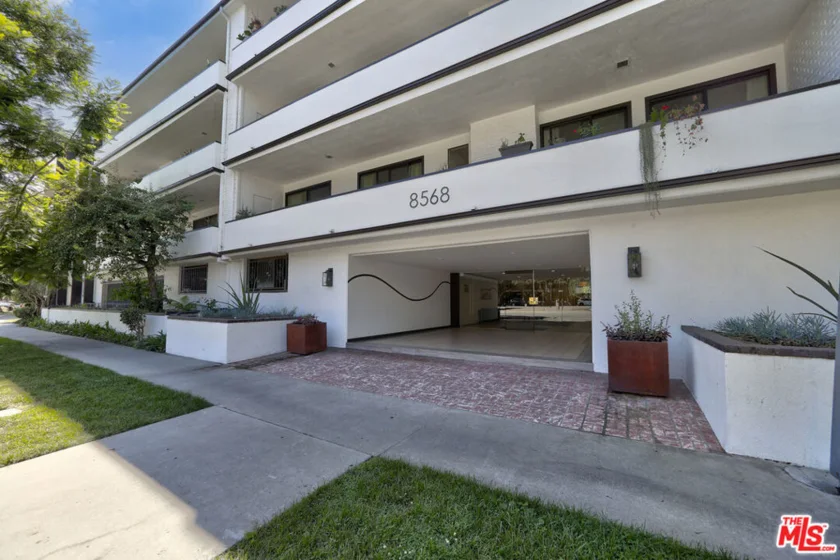 8568 Burton Way #301 photo 29
