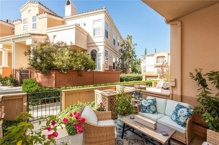 1027 S Stresa photo 17
