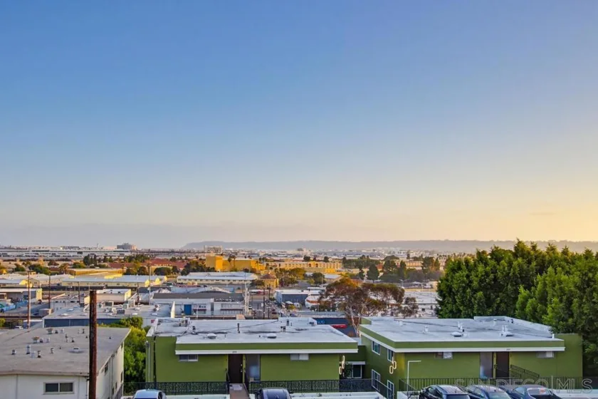 2078 San Diego photo 23
