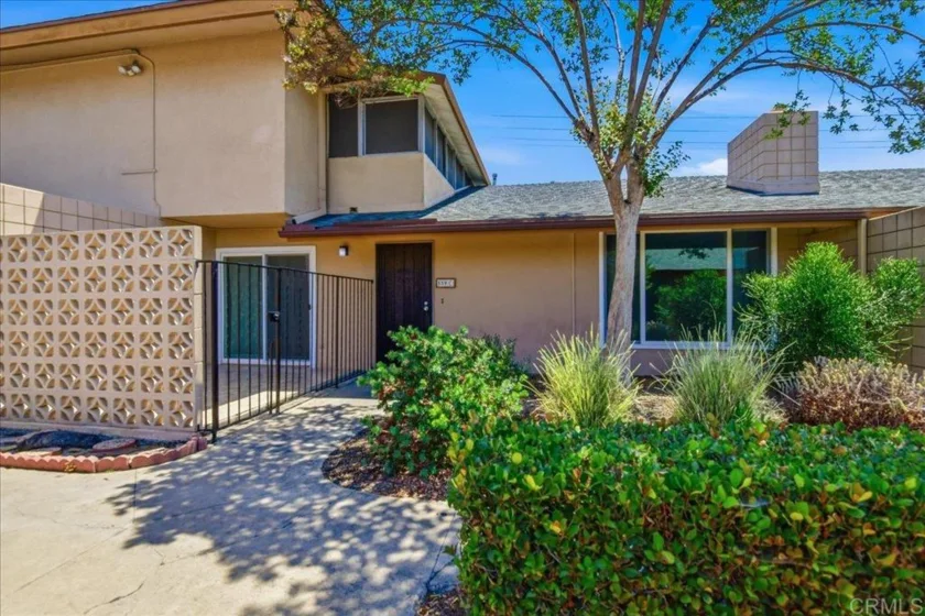 559 Oakdale Lane #C photo 1