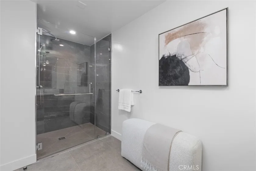 39 S Los Robles Avenue #6020 photo 10