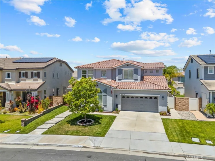 45729 Elm Place photo 2