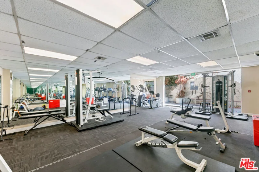 620 S Gramercy Place #320 photo 19