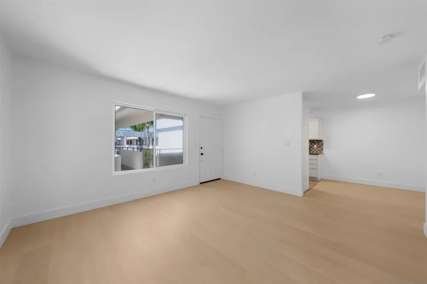 1030 Robinson Avenue #202 photo 3