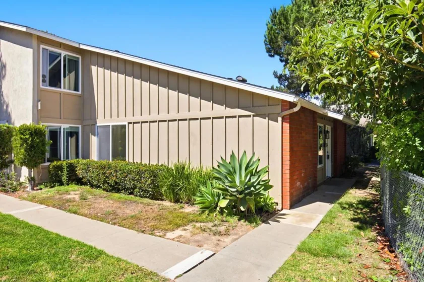 7843 Camino Glorita photo 2