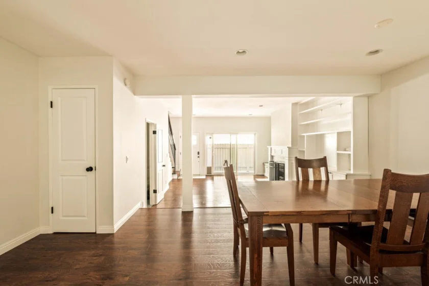 13948 Moorpark Street #4 photo 8