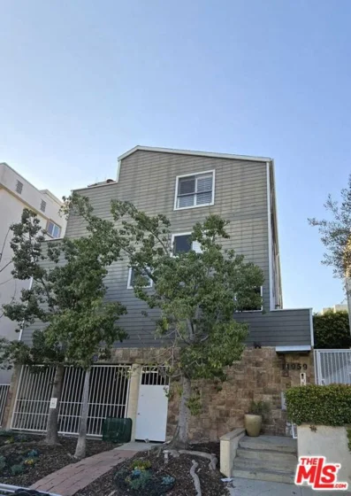 11959 Mayfield Avenue #5 photo 1