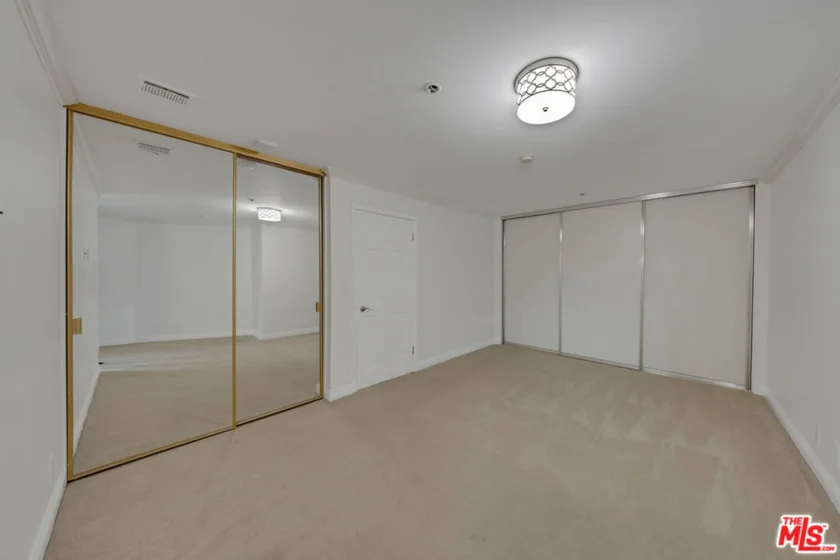 121 S Hope Street #429 photo 14
