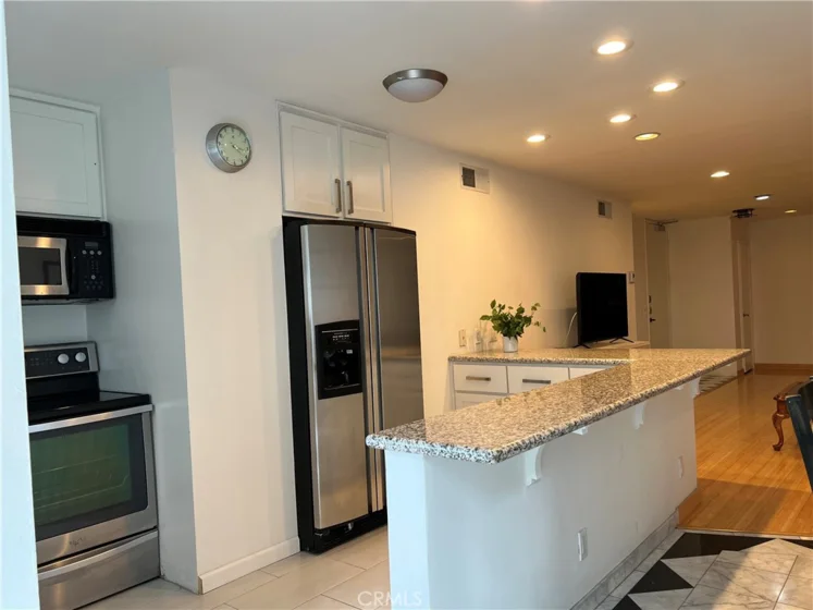 10747 Wilshire #505 photo 6