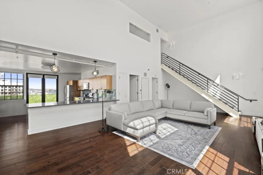 746 S Los Angeles Street #1201 photo 38