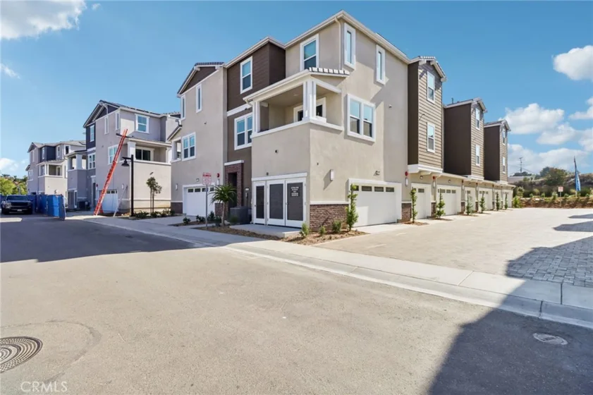 403 Lotus Drive photo 2