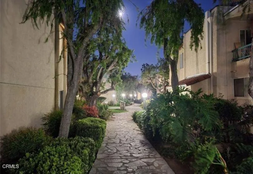 18307 Burbank #51 photo 18