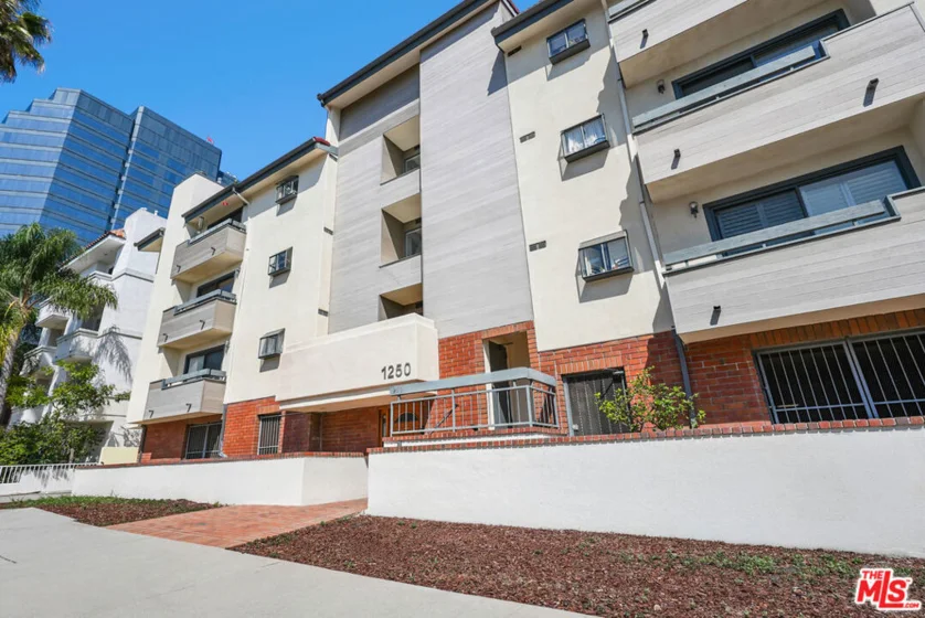 1250 Amherst Avenue #302 photo 4