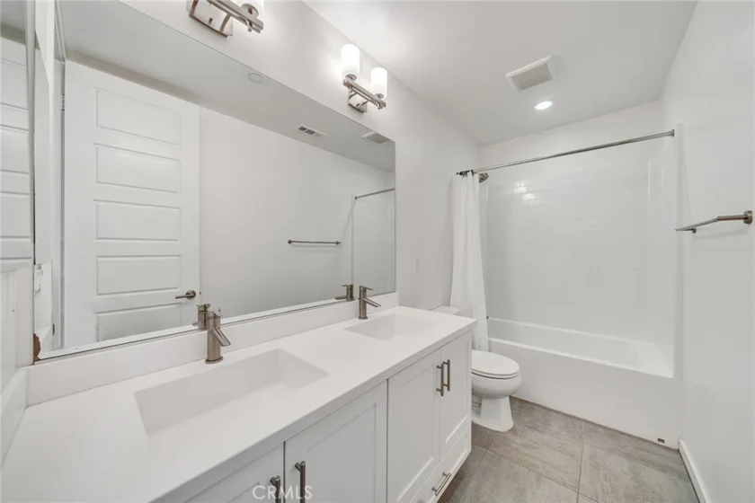 182 Finch photo 28
