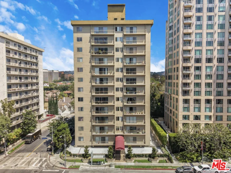 10747 Wilshire Boulevard #902 photo 18