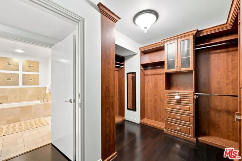 10800 Wilshire Boulevard #403 photo 37