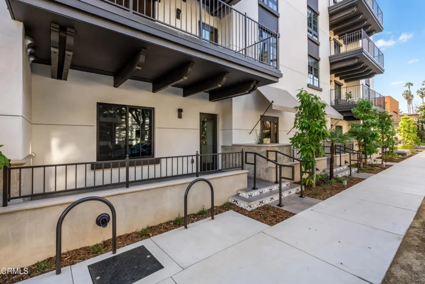 139 S Oak Knoll Avenue #301 photo 41