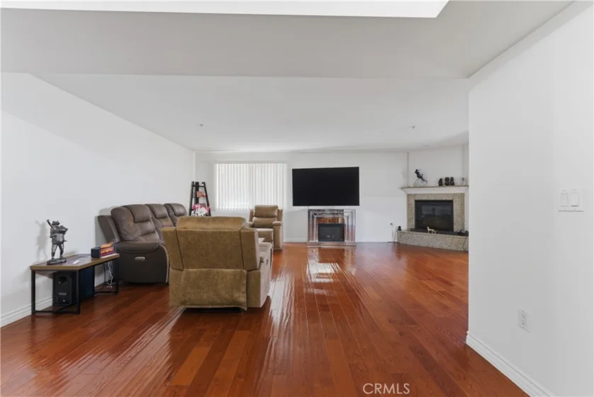 4733 Elmwood Avenue #203 photo 13