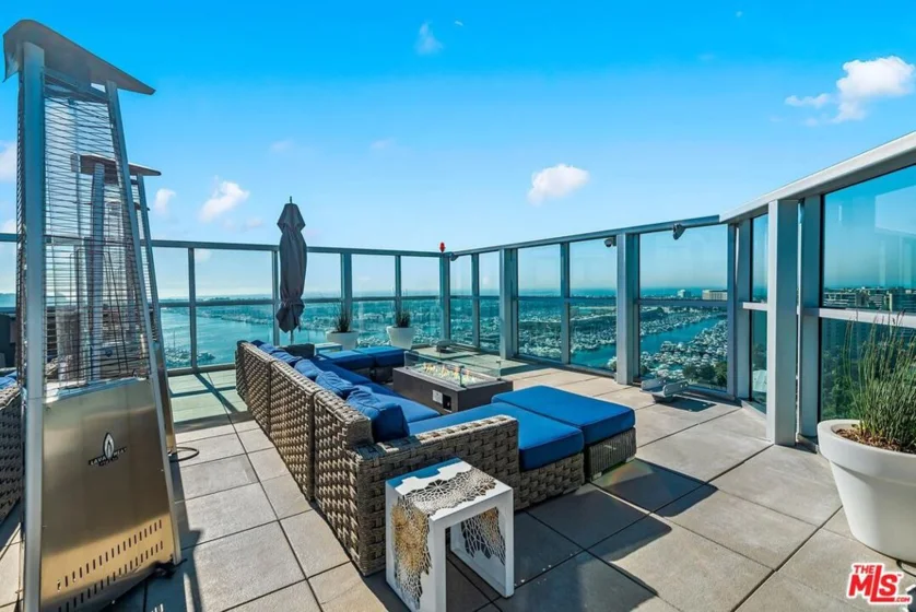 13700 Marina Pointe Drive #1620 photo 75