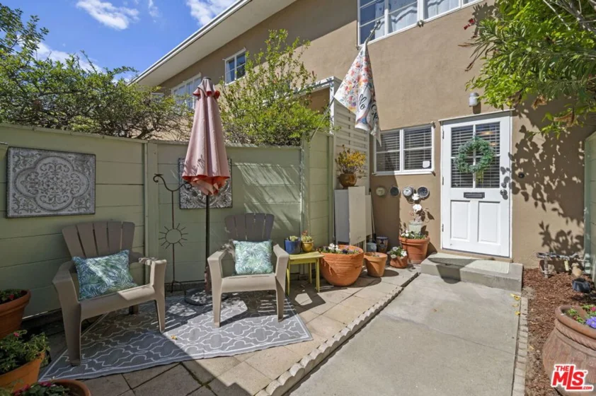 5464 Village Green photo 63