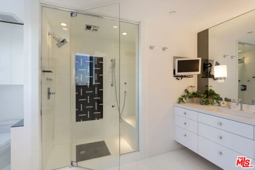 10660 Wilshire Boulevard #1207 photo 16