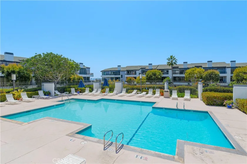 280 Cagney Lane #207 photo 37
