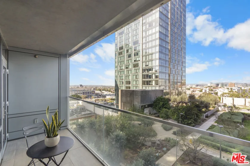 877 Francisco Street #1116 photo 9