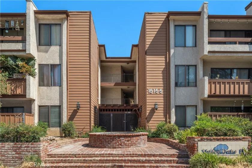 15155 Sherman Way #60 photo 1