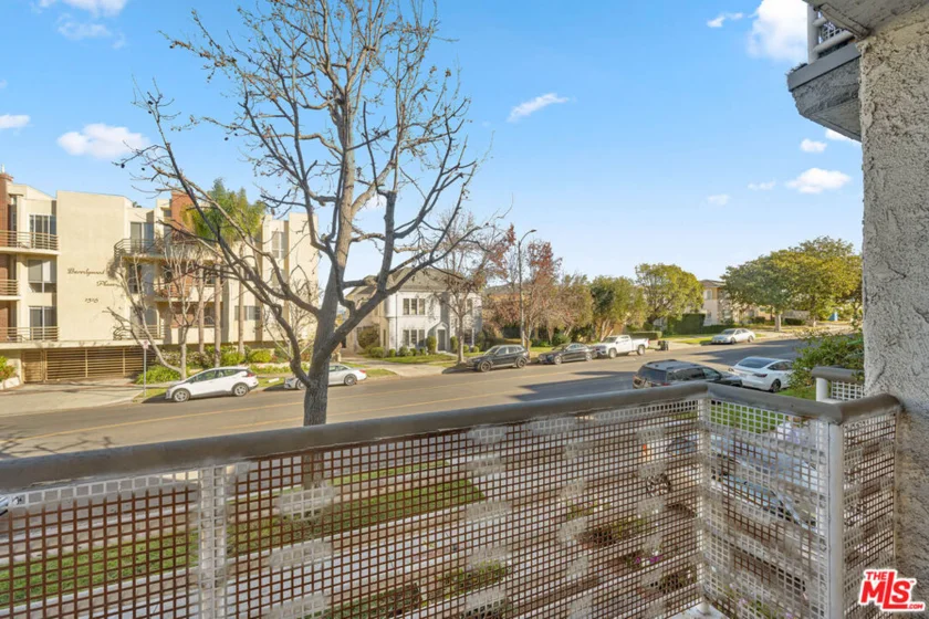 1515 S Beverly Drive #201 photo 17