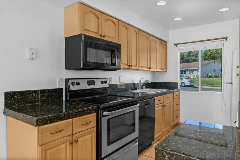 5710 Ferber Street photo 9