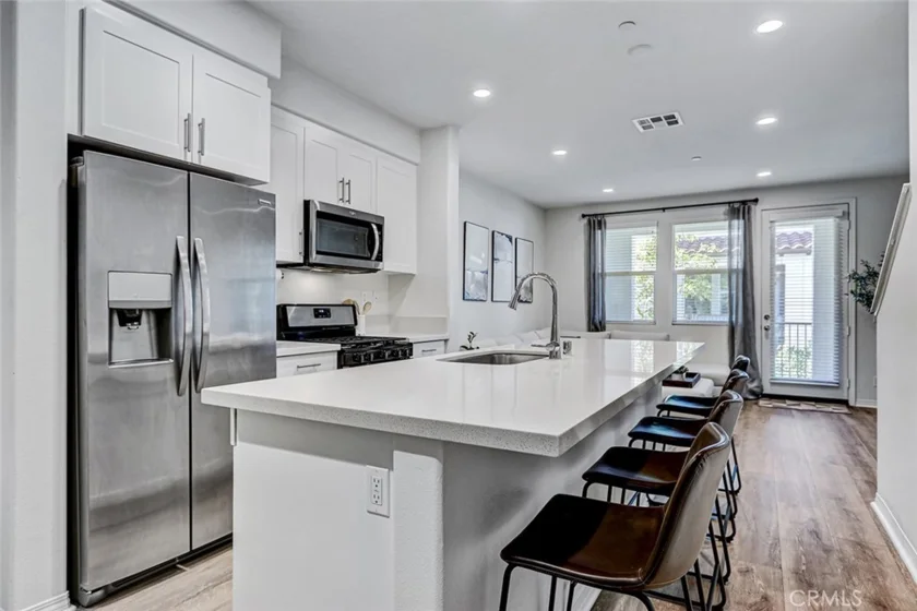 629 S Kinney photo 5