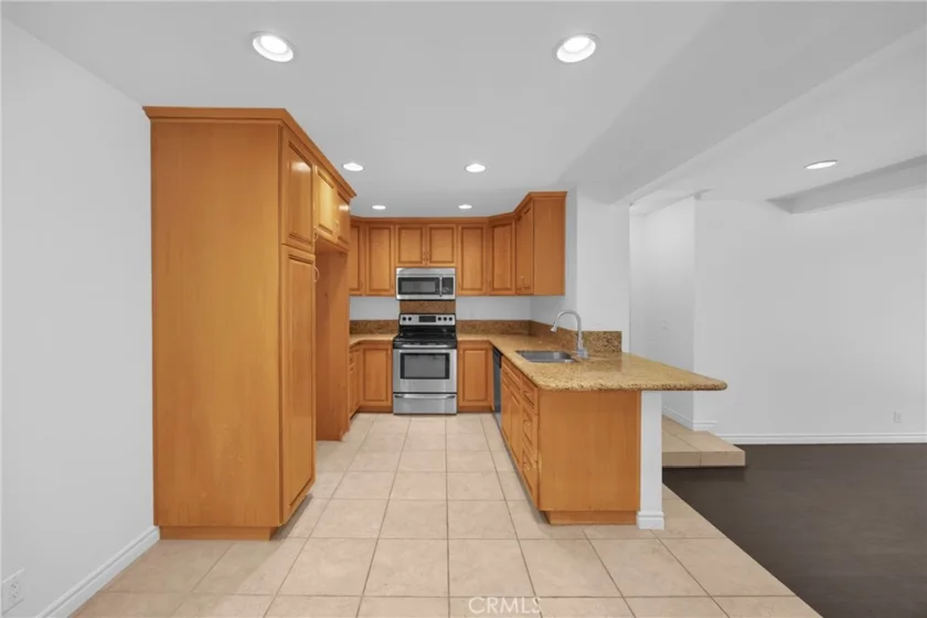 21372 Brookhurst photo 11