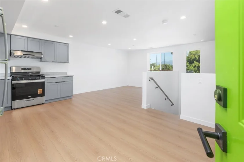176 N Catalina Avenue #403 photo 2