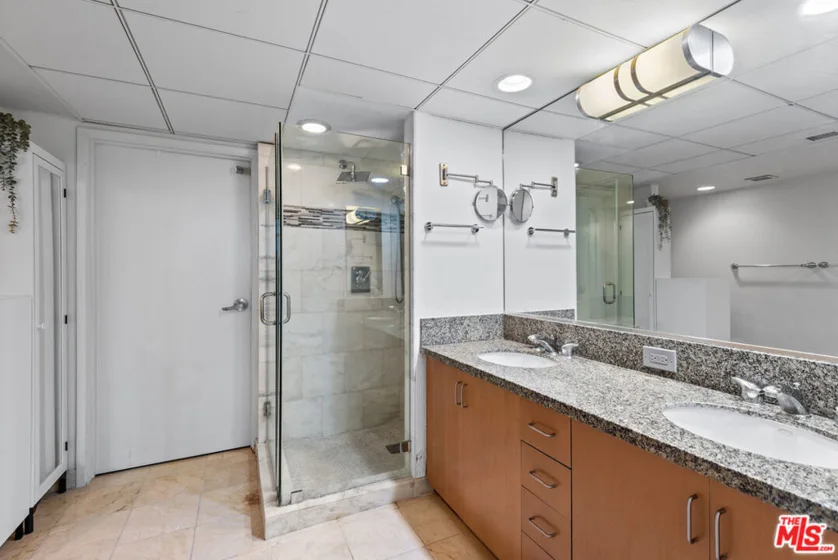 13700 Marina Pointe Drive #1520 photo 14