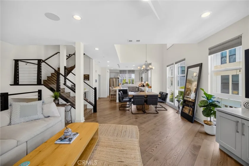 1687 Grand View photo 7
