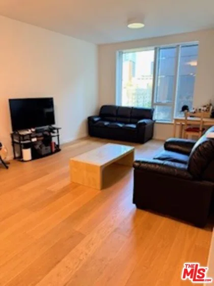 889 Francisco Street #710 photo 4