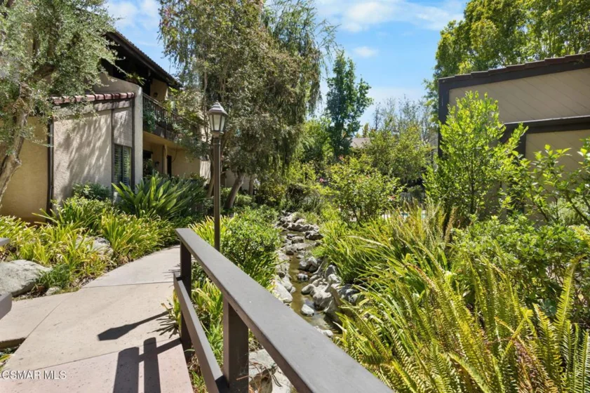 21901 W Burbank Boulevard #181 photo 6