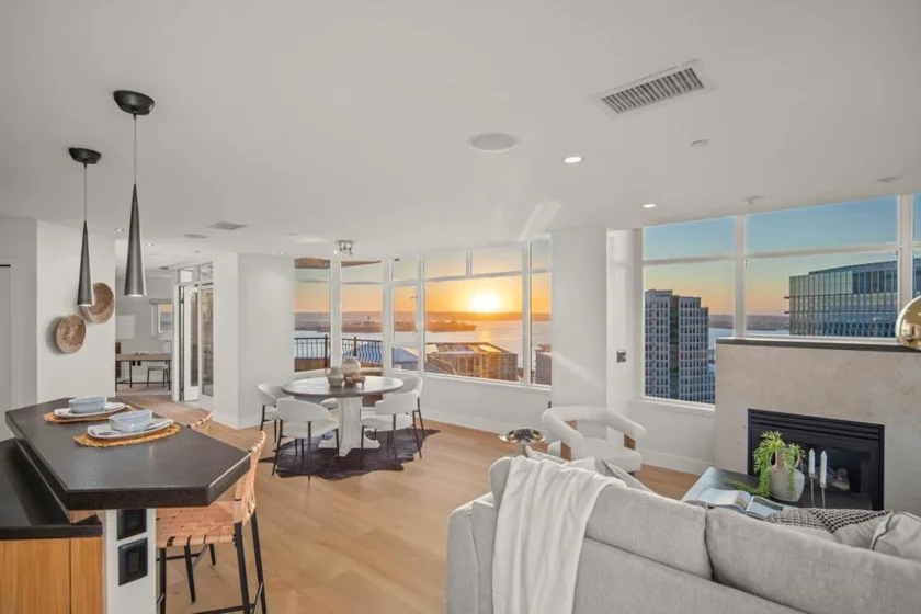 700 W Harbor #2101 photo 1