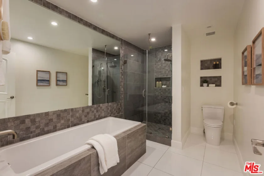4460 Wilshire Boulevard #207 photo 48